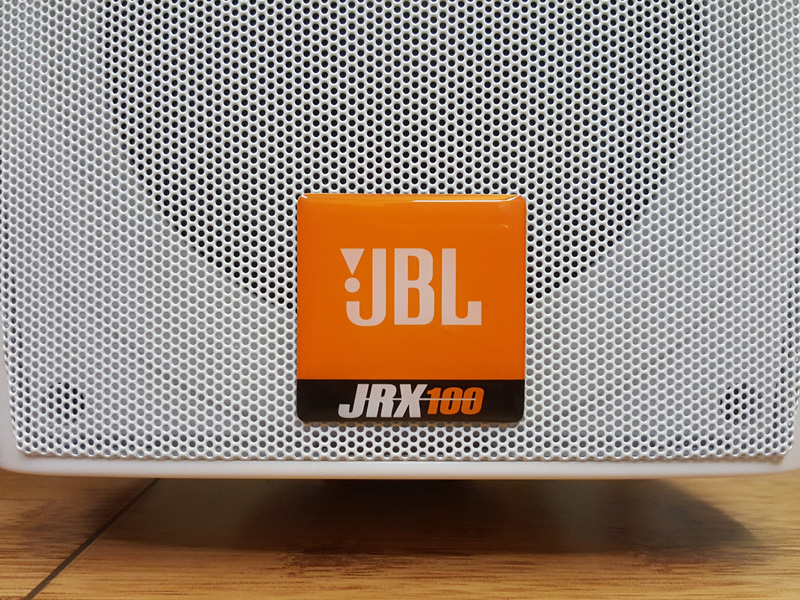 Loa treo tường JBL F-650