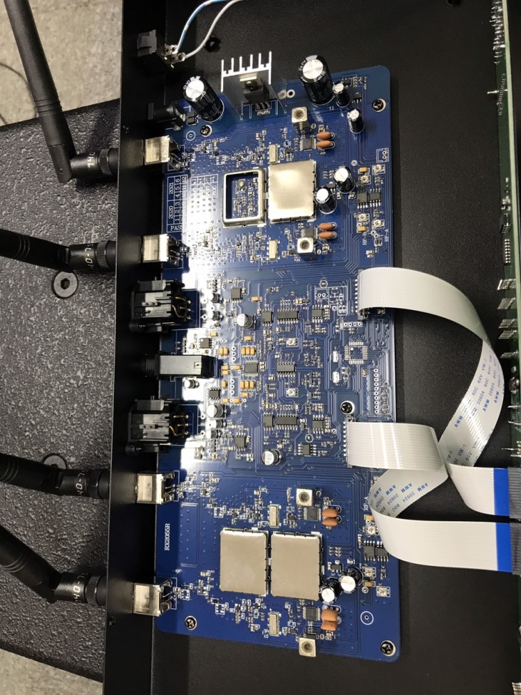 MICRO KARAOKE KHÔNG DÂY CAF MI-9 PRO